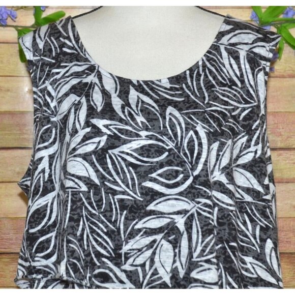 Catherines Womens Black Floral Sleeveless Blouse Top Plus Size 2X 22W 24W Tiered - Picture 2 of 10